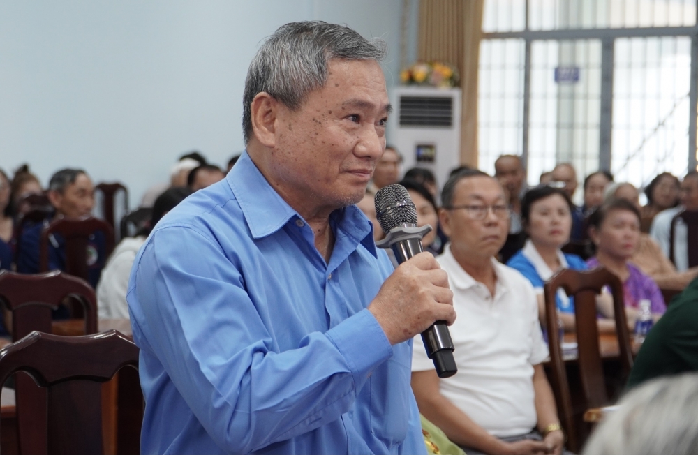 Cử tri TP. Hồ Chí Minh gửi gắm niềm tin vào đại biểu dân cử Cử tri TP. Hồ Chí Minh gửi gắm niềm tin vào đại biểu dân cử