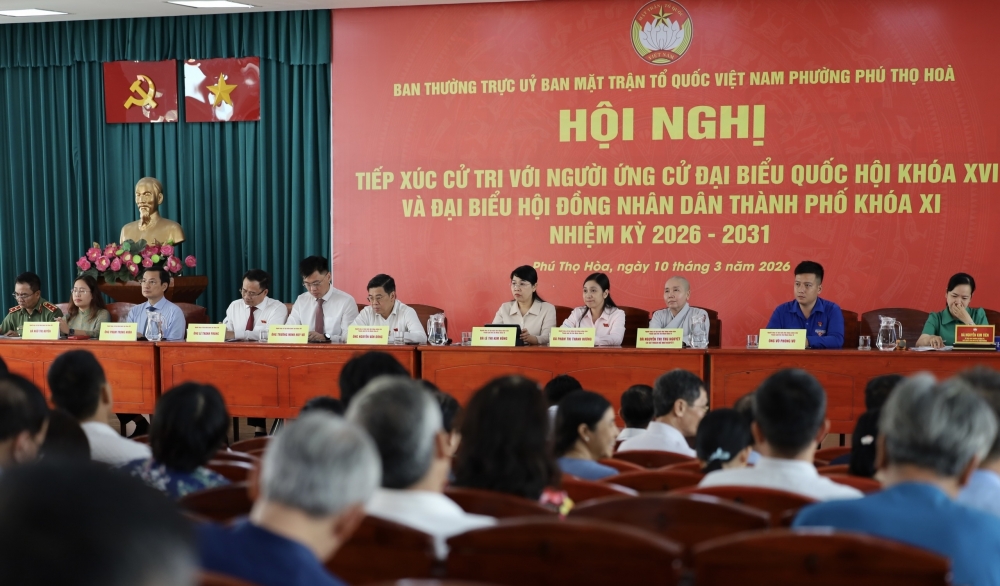Cử tri TP. Hồ Chí Minh gửi gắm niềm tin vào đại biểu dân cử Cử tri TP. Hồ Chí Minh gửi gắm niềm tin vào đại biểu dân cử