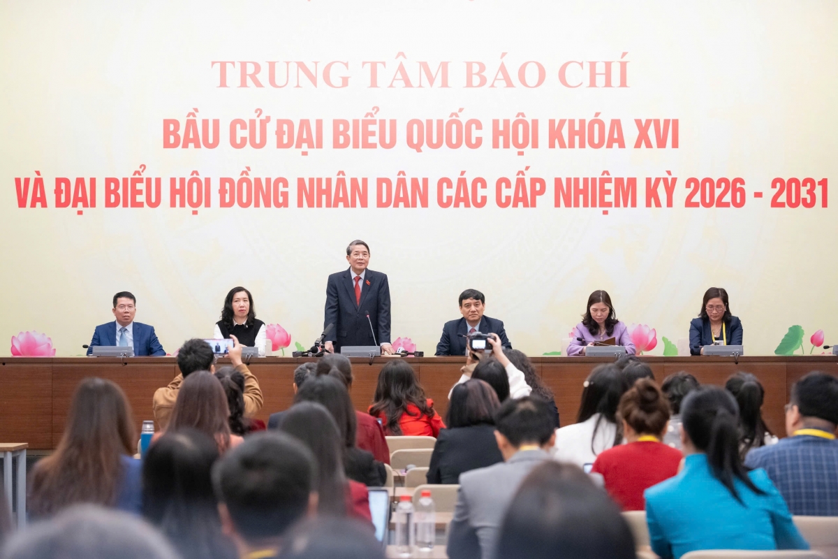 Phó chủ tịch Quốc hội Nguyễn Đức Hải, Trưởng tiểu Ban Thông tin tuyên truyền thăm Trung tâm báo chí bầu cử.