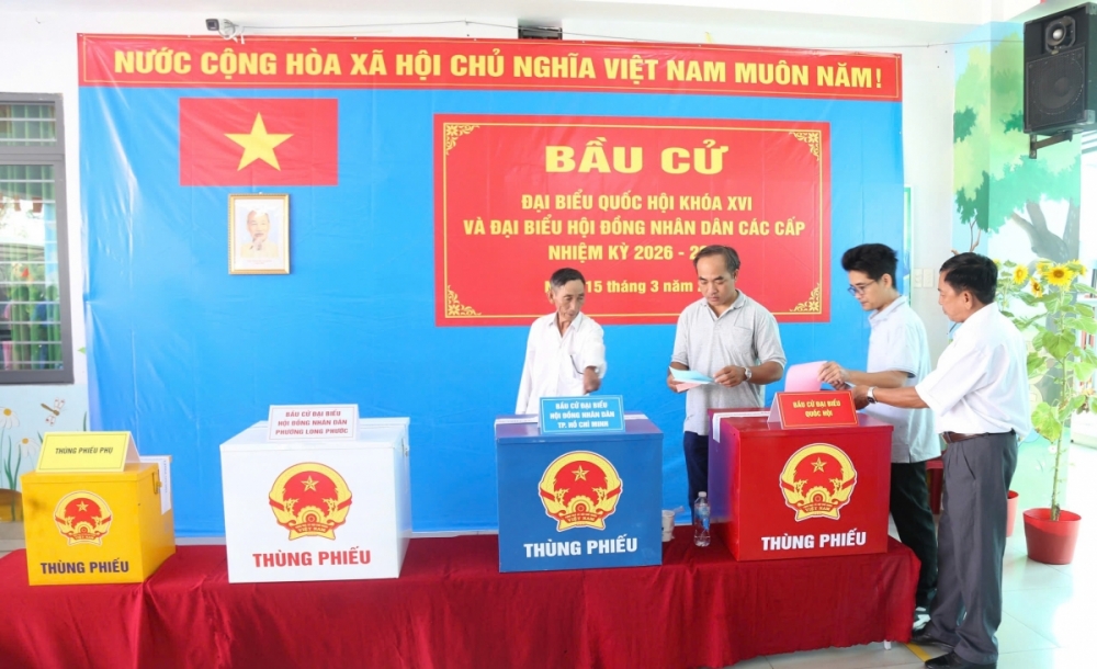 Chùm ảnh: Cử tri TP. Hồ Chí Minh nô nức tham gia Ngày hội non sông