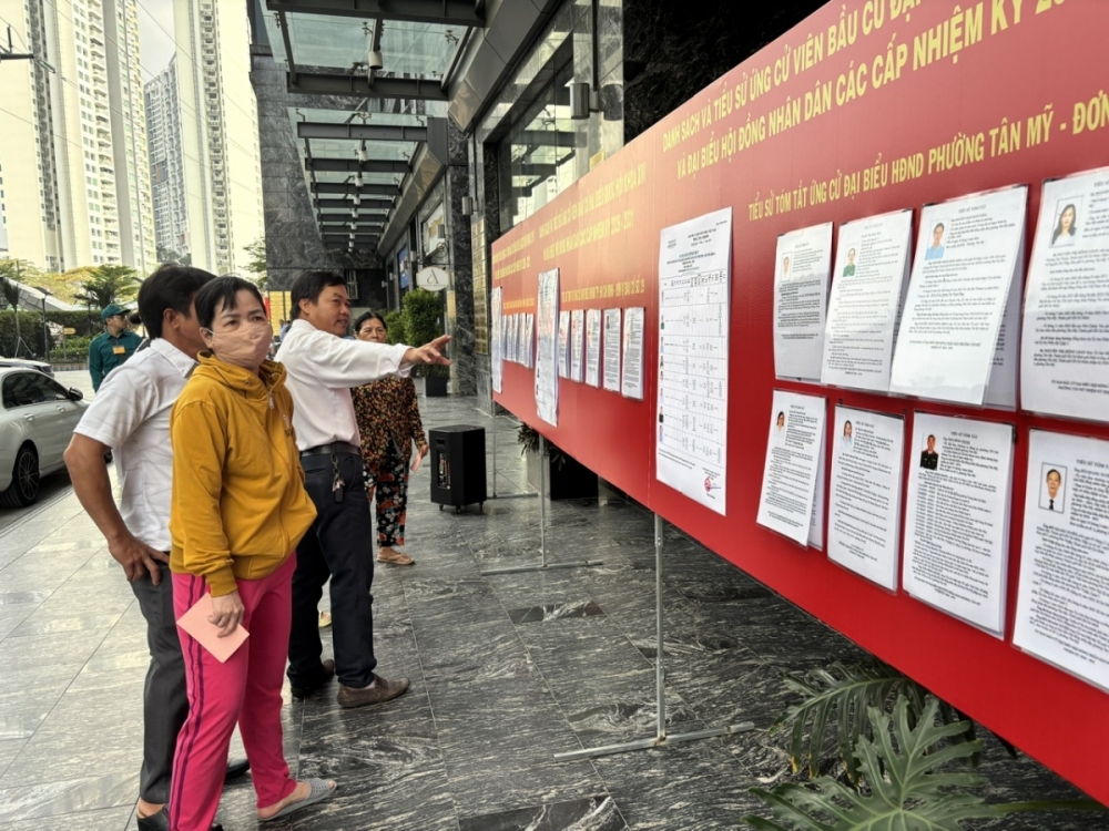 Chùm ảnh: Cử tri TP. Hồ Chí Minh nô nức tham gia Ngày hội non sông