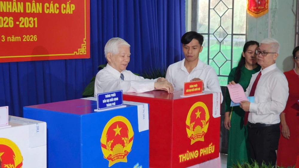 Chùm ảnh: Cử tri TP. Hồ Chí Minh nô nức tham gia Ngày hội non sông