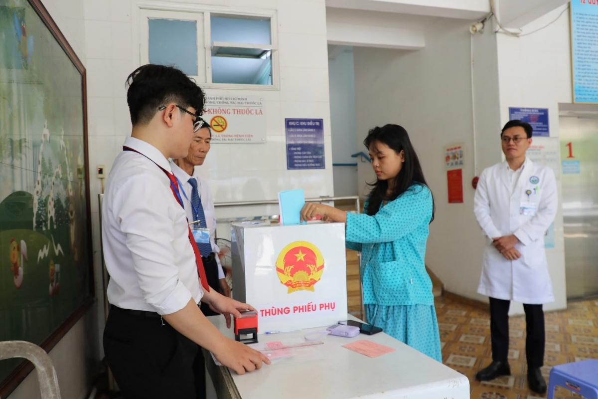 Những lá phiếu của các cử tri “đặc biệt” ở TP. Hồ Chí Minh