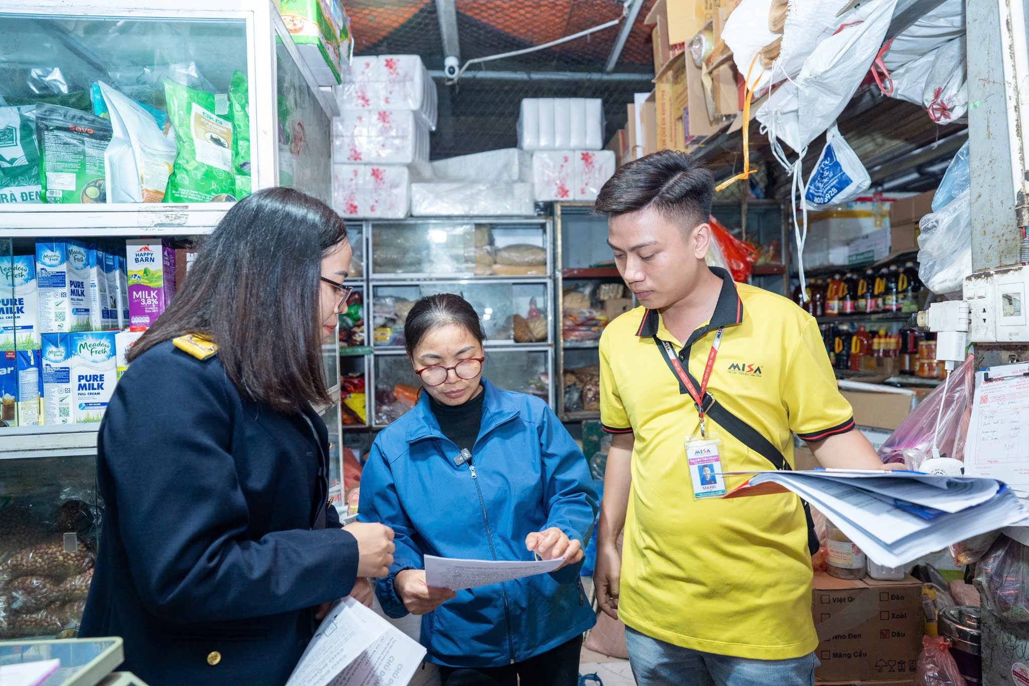 Chung tay đồng hành, hỗ trợ hộ kinh doanh làm quen kê khai thuế