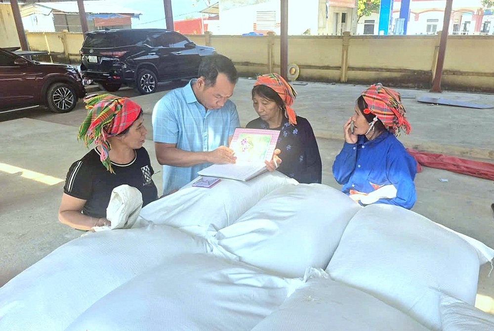 Hoàn thành xuất cấp gạo hỗ trợ nhân dân tỉnh Lai Châu dịp giáp hạt Hoàn thành xuất cấp gạo hỗ trợ nhân dân tỉnh Lai Châu dịp giáp hạt