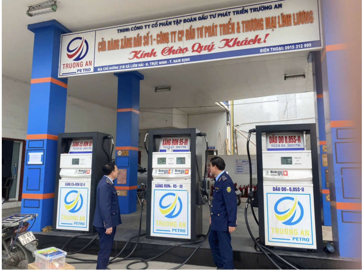 Xử phạt doanh nghiệp bán xăng dầu cao hơn mức quy định Xử phạt doanh nghiệp bán xăng dầu cao hơn mức quy định