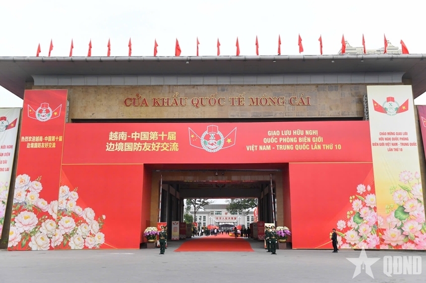 Tạm dừng thông quan tại cửa khẩu quốc tế Móng Cái