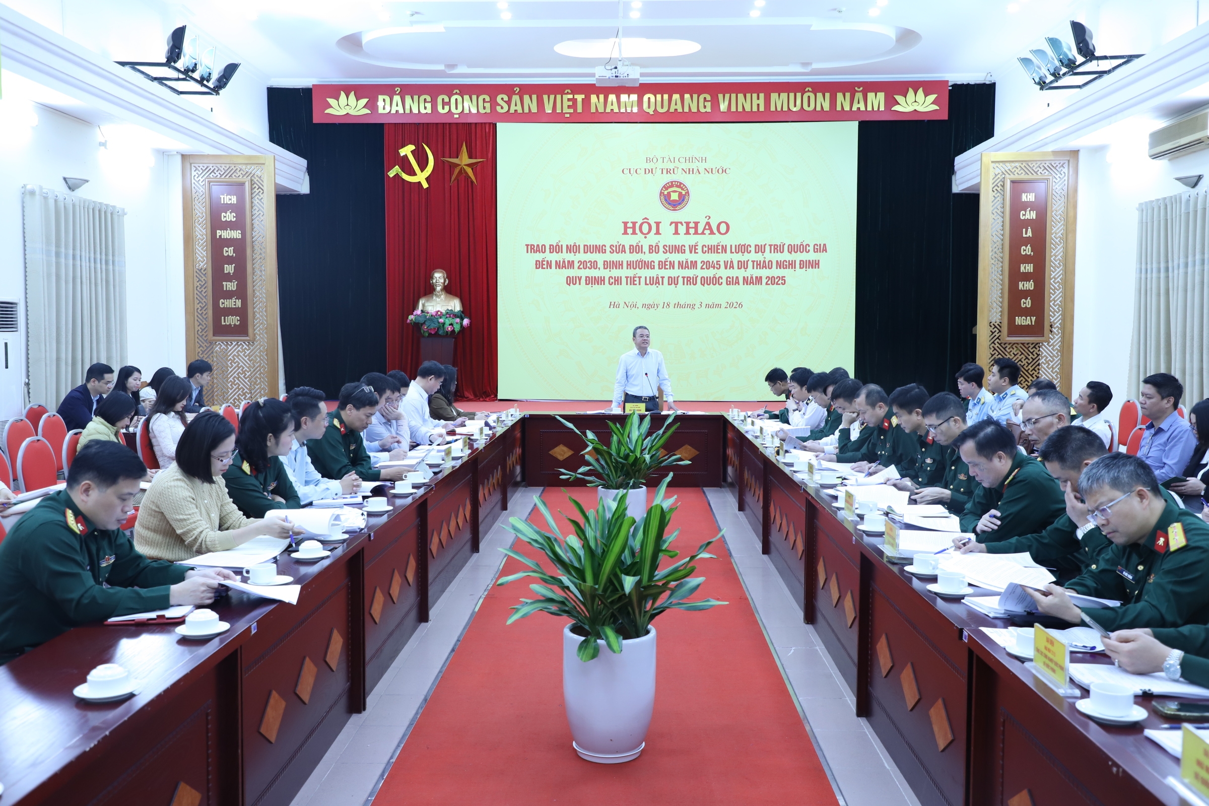 Nghiên cứu, sửa đổi Chiến lược dự trữ quốc gia phù hợp với yêu cầu mới
