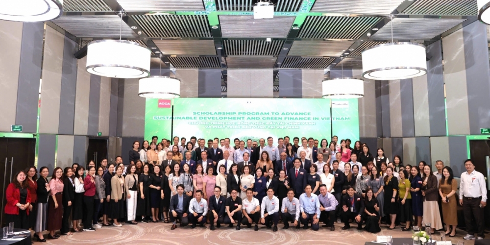 Học bổng hỗ trợ đào tạo nhân lực tài chính xanh trước áp lực Net Zero Học bổng hỗ trợ đào tạo nhân lực tài chính xanh trước áp lực Net Zero