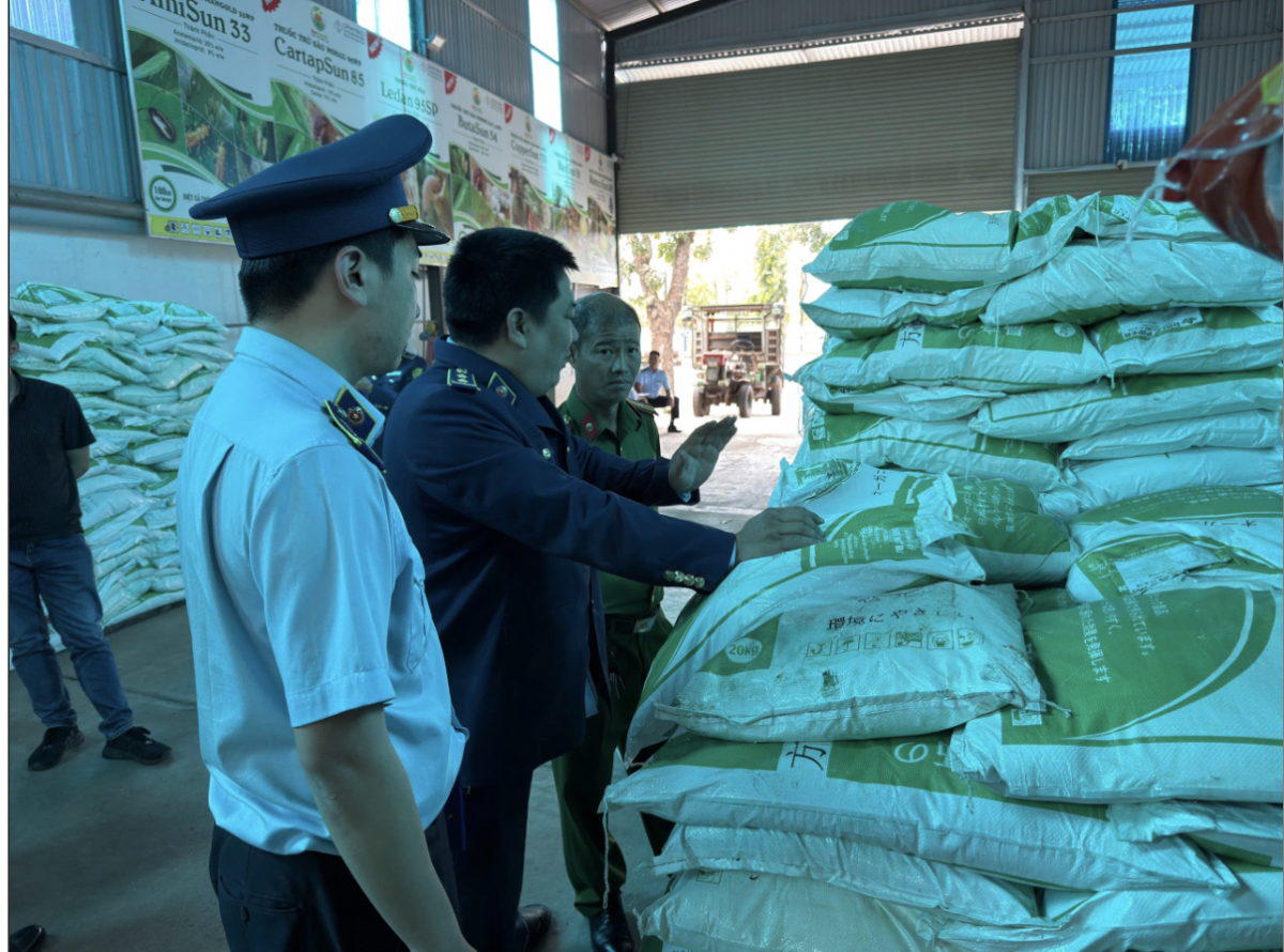 Cao Bằng: Thu giữ 2.500 kg phân đạm Trung Quốc nhập lậu