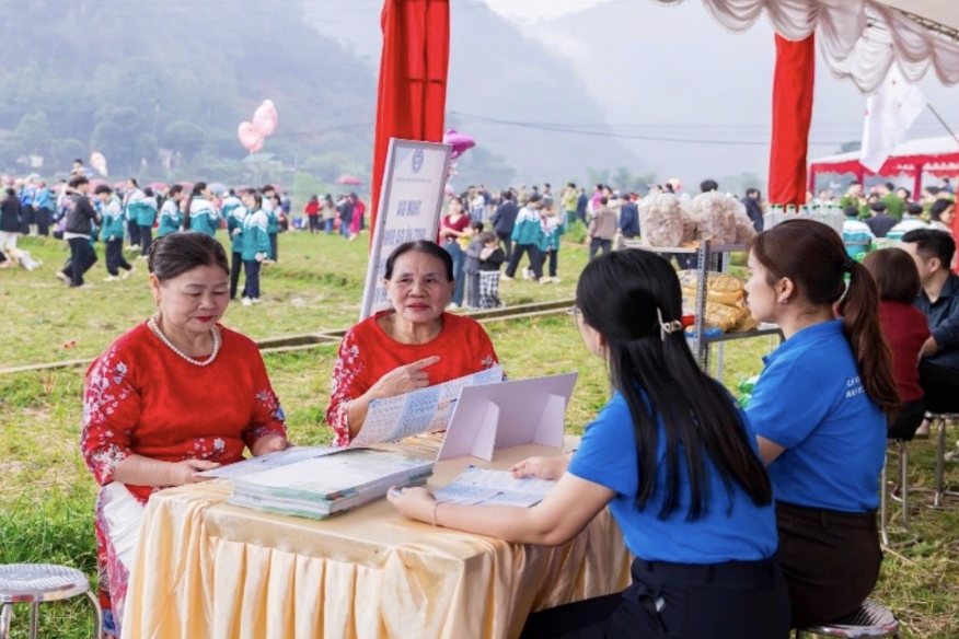 Giải pháp phát triển bảo hiểm xã hội, bảo hiểm y tế tại Lào Cai