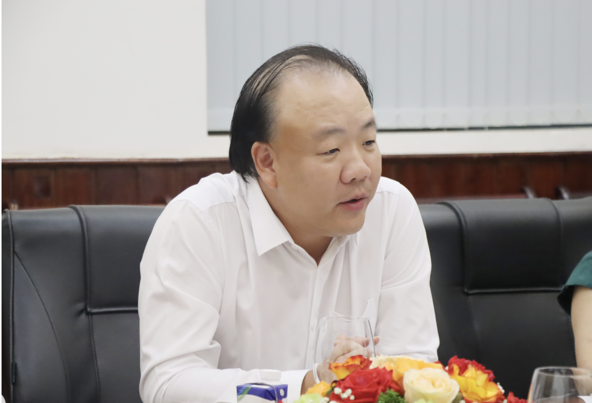 Xem xét niêm yết mặt hàng bạc trên Sở Giao dịch hàng hóa Việt Nam Xem xét niêm yết mặt hàng bạc trên Sở Giao dịch hàng hóa Việt Nam
