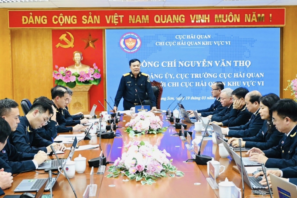 Đồng chí Nguyễn Văn Thọ – Bí thư Đảng ủy, Cục trưởng Cục Hải quan, Trưởng đoàn của Cục Hải quan phát biểu chỉ đạo tại buổi làm việc