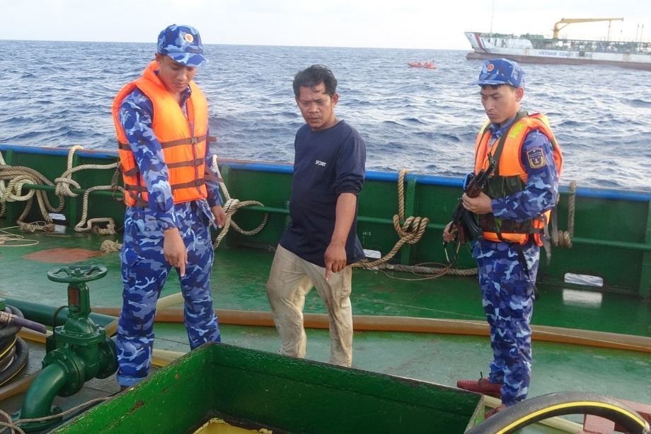 Phó Thủ tướng chỉ đạo chống buôn lậu, gian lận trong kinh doanh xăng dầu