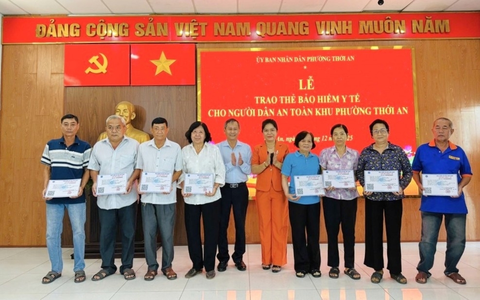 TP. Hồ Chí Minh: Nhiều người dân vẫn chưa được cấp thẻ bảo hiểm y tế diện An toàn khu