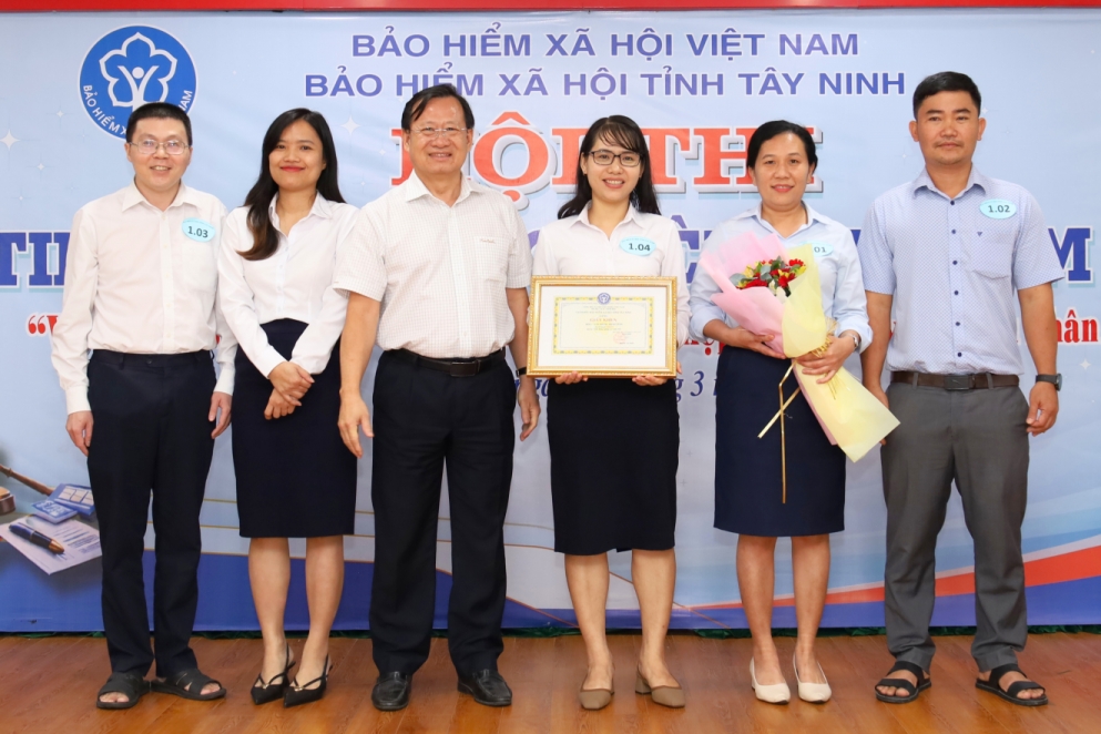 Viên chức Bảo hiểm xã hội tỉnh Tây Ninh cùng đua tài “Tinh thông nghiệp vụ”