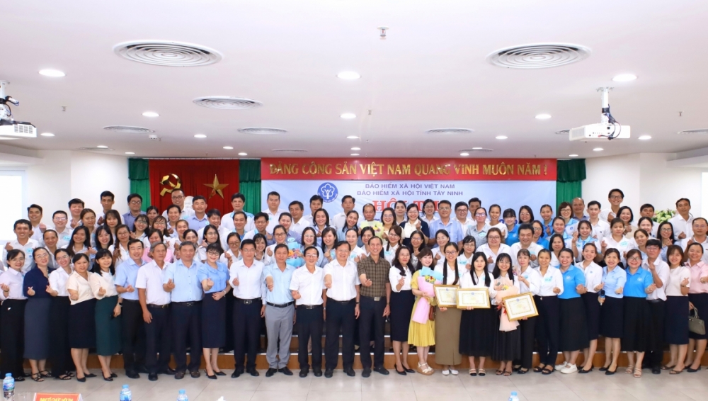 Viên chức Bảo hiểm xã hội tỉnh Tây Ninh cùng đua tài “Tinh thông nghiệp vụ”