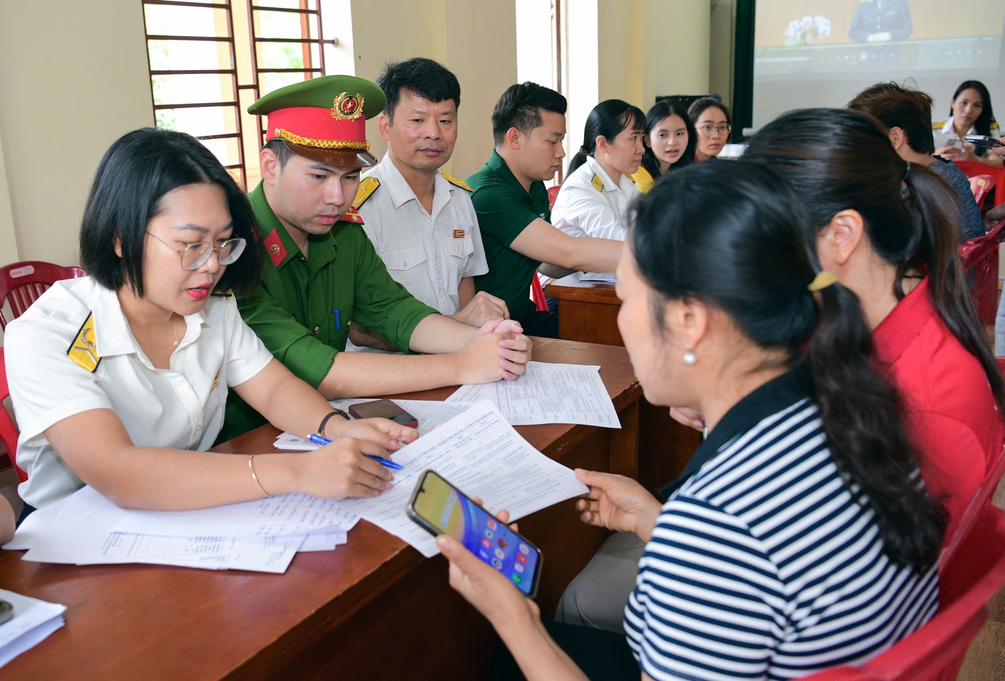 Phối hợp liên ngành, hỗ trợ hộ kinh doanh trong giai đoạn chuyển đổi