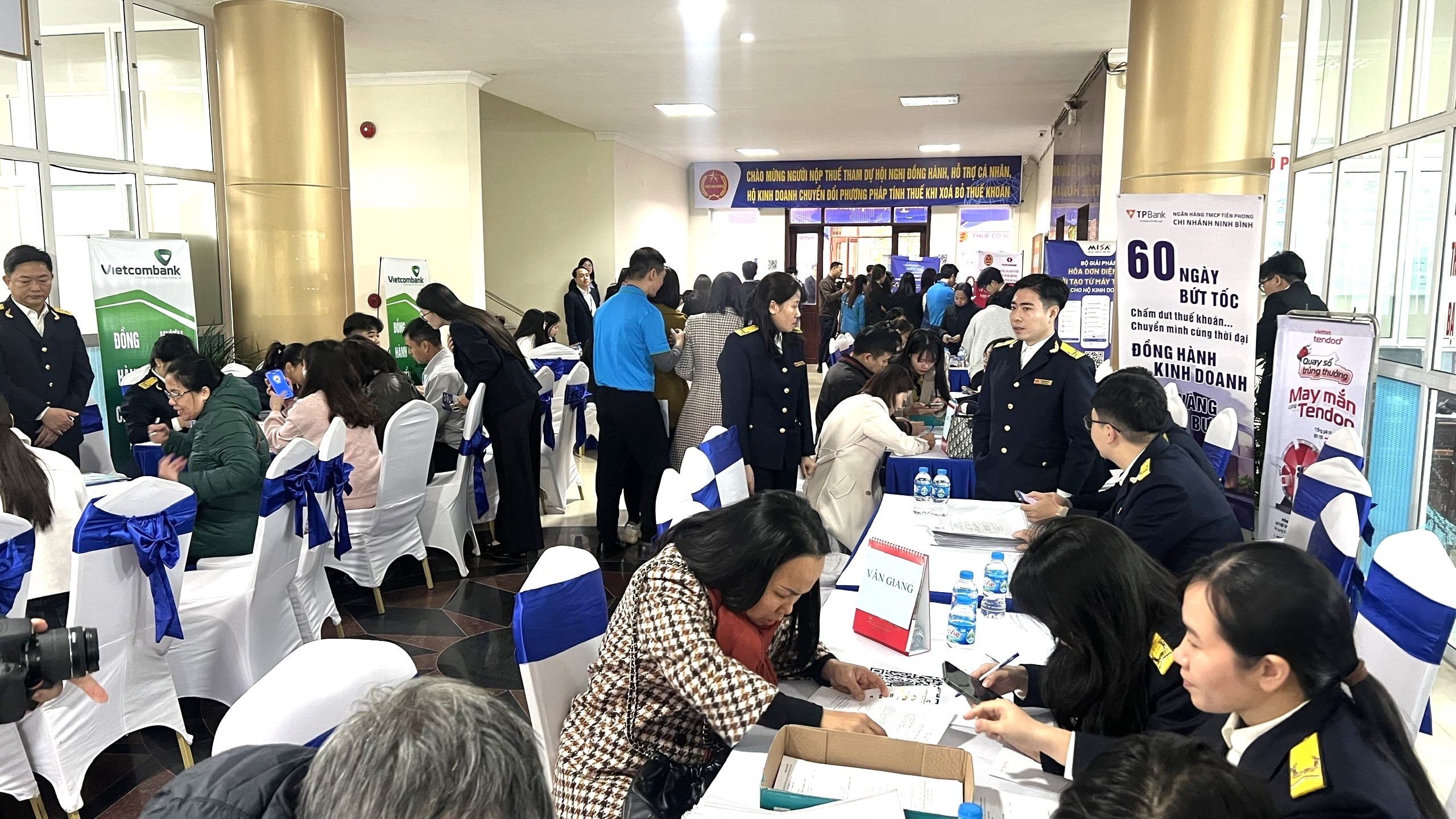 Phối hợp liên ngành, hỗ trợ hộ kinh doanh trong giai đoạn chuyển đổi