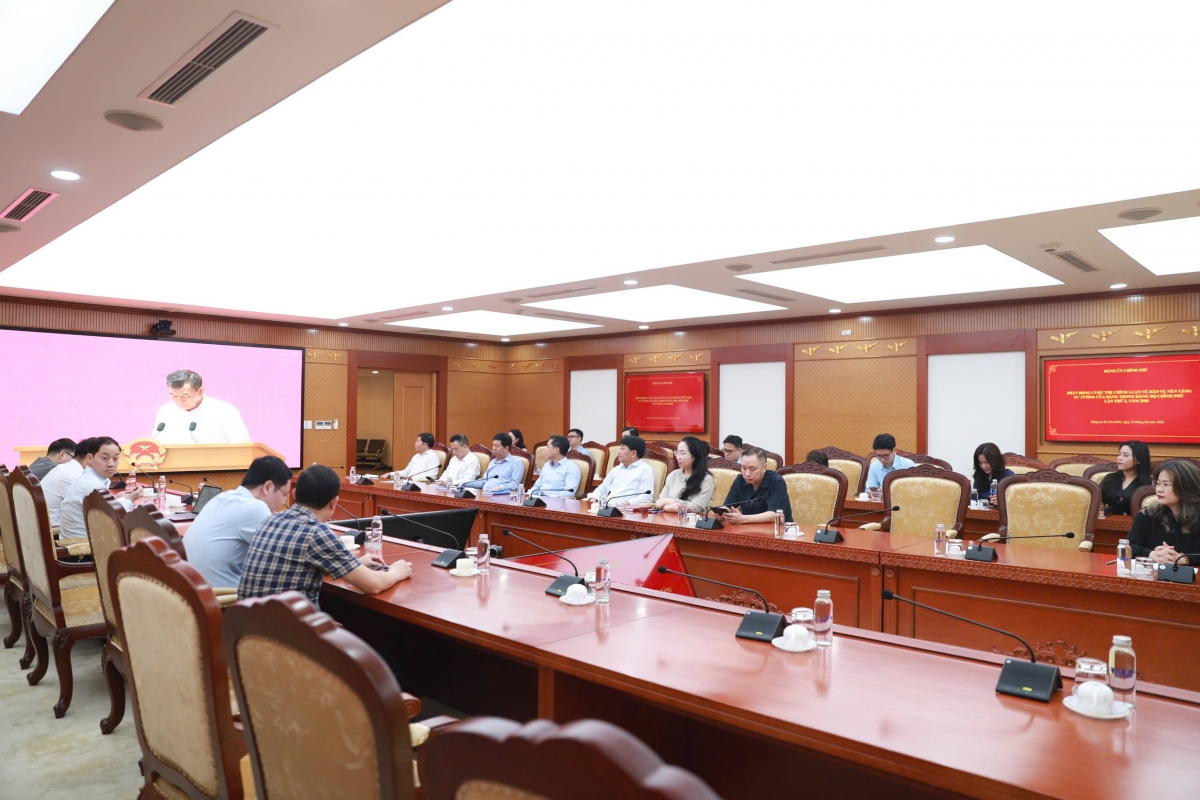Phát huy thành tựu 5 năm, tạo động lực triển khai Nghị quyết Đại hội XIV Phát huy thành tựu 5 năm, tạo động lực triển khai Nghị quyết Đại hội XIV
