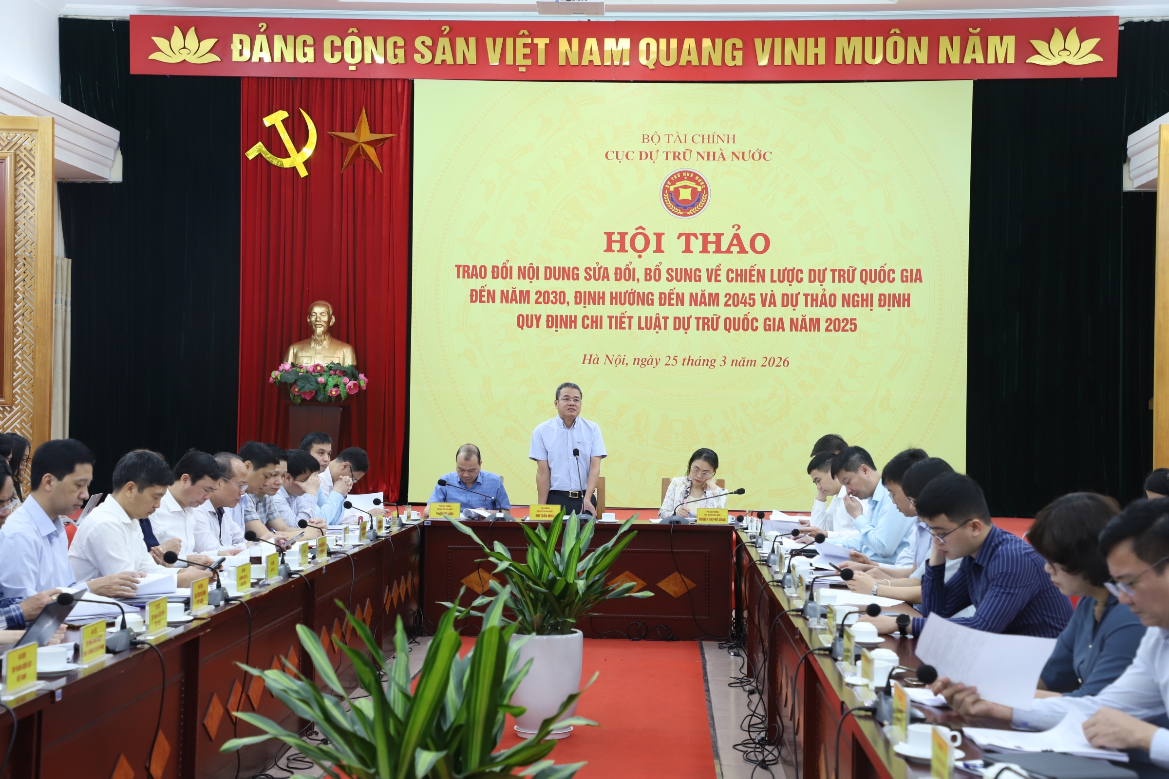 Xây dựng thể chế dự trữ quốc gia phù hợp với yêu cầu phát triển