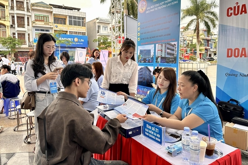 Gắn kết cơ hội việc làm với chính sách an sinh bền vững