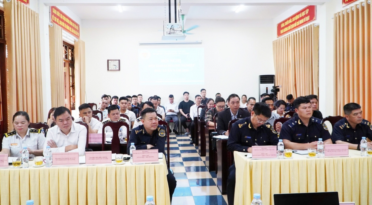 Hải quan cửa khẩu quốc tế Tà Lùng đồng hành cùng doanh nghiệp XNK