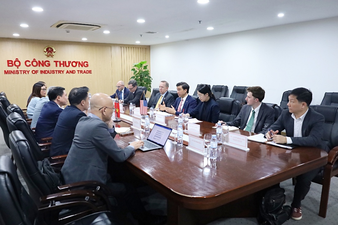 Quang cảnh cuộc làm việc giữa Bộ Công Thương Việt Nam và Bộ Nông nghiệp Hoa Kỳ.