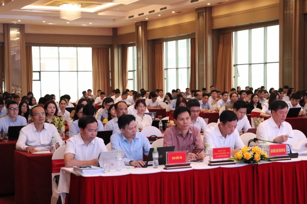 Hoàn thiện công tác quản lý sổ bảo hiểm xã hội, thẻ bảo hiểm y tế bản điện tử