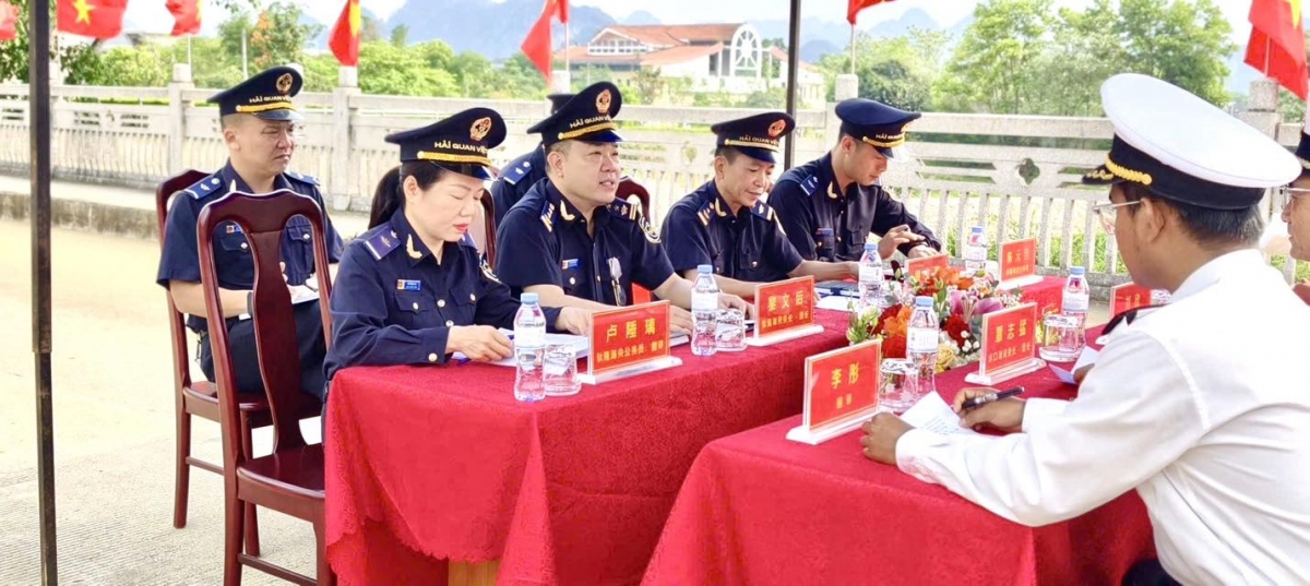 Hải quan Tà Lùng hội đàm với Hải quan Thủy Khẩu, Trung Quốc