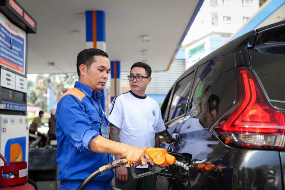 Chi tạm ứng 8.000 tỷ đồng cho Quỹ Bình ổn giá xăng dầu