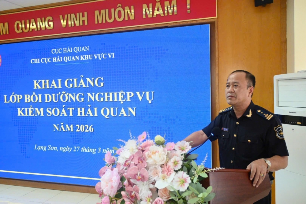 Ông Nguyễn Văn Hoàn phát biểu tại lớp tập huấn.