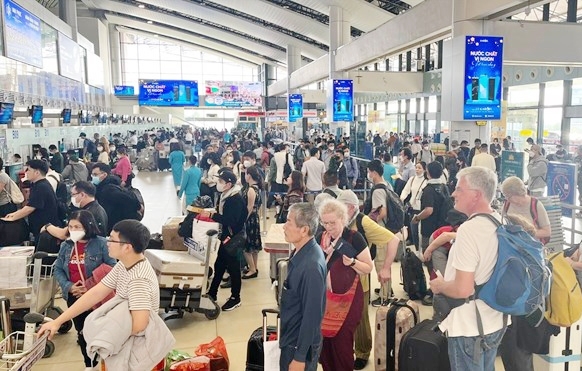 Giá nhiên liệu khó lường: Hàng không điều chỉnh giá vé máy bay, mạng bay Giá nhiên liệu khó lường: Hàng không điều chỉnh giá vé máy bay, mạng bay