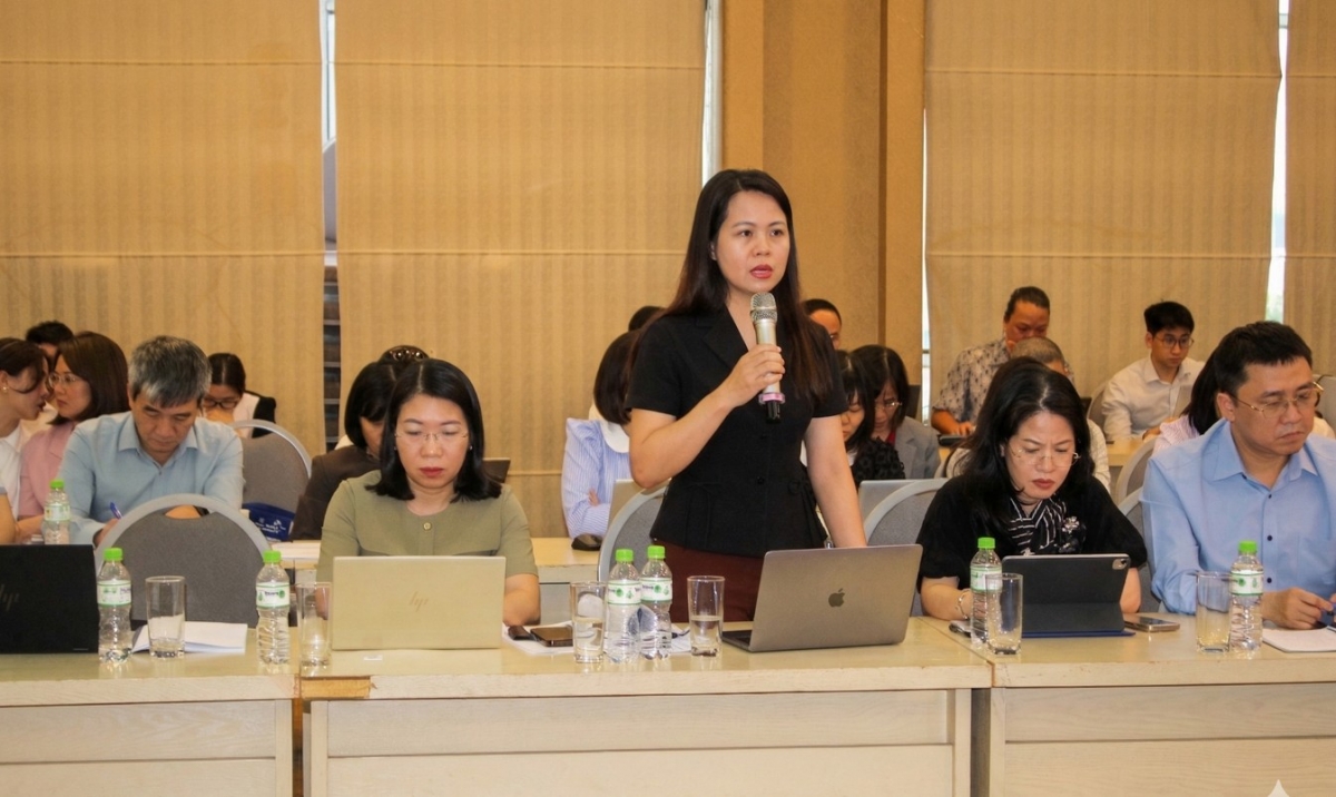Đại diện Cục Thuế trả lời, giải đáp thắc mắc của đại diện các hiệp hội, doanh nghiệp.