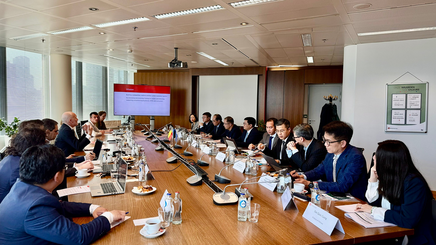 Bộ Tài chính học hỏi kinh nghiệm châu Âu về xây dựng cơ sở dữ liệu doanh nghiệp