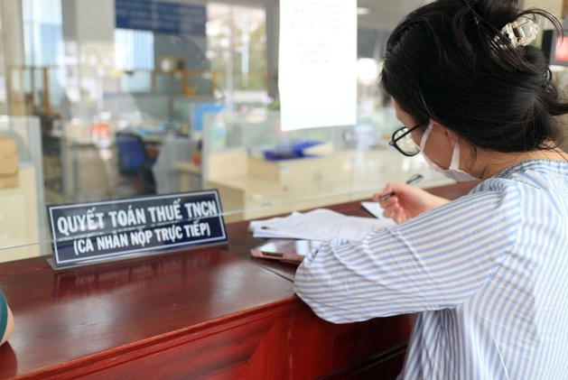 thue thu nhap ca nhan va buoc chuyen huong toi loi ich nguoi nop thue