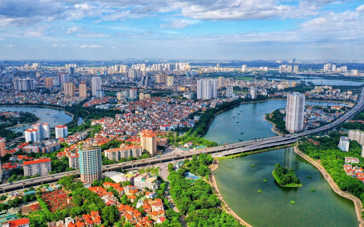 Nhà đầu tư bất động sản nên 