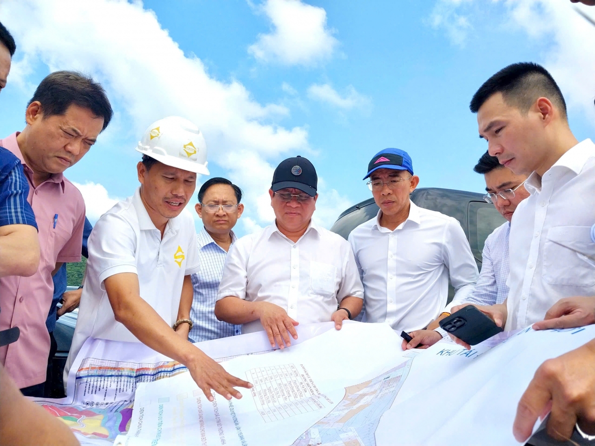 Lãnh đạo UBND tỉnh An Giang kiểm tra tiến độ các dự án phục vụ Hội nghị cấp cao APEC