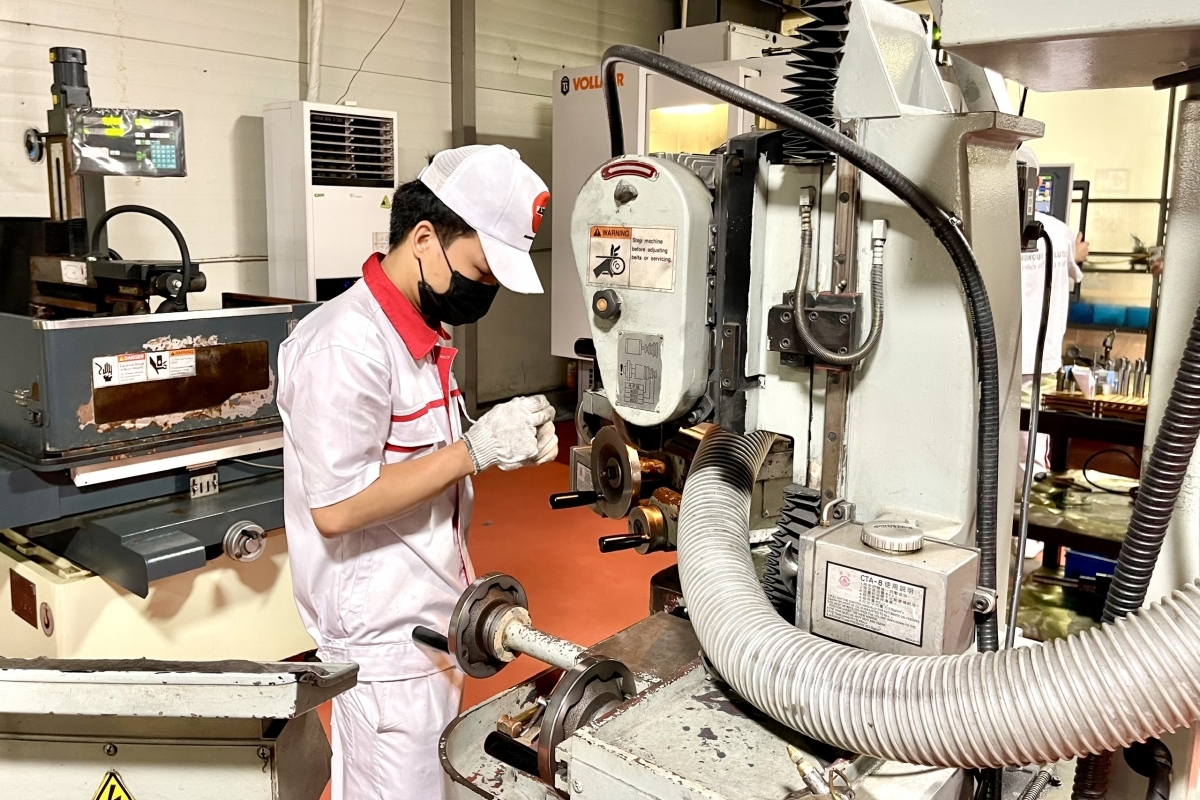 Phát triển công nghiệp hỗ trợ gắn với hạ tầng khu công nghiệp chuyên sâu