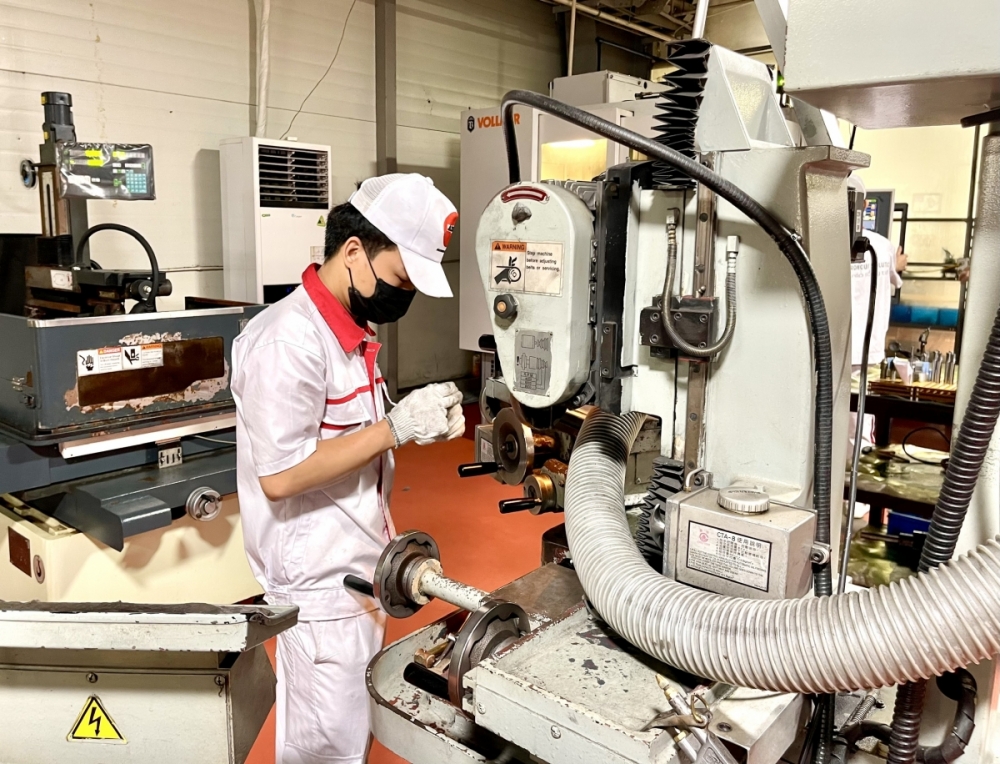 Phát triển công nghiệp hỗ trợ gắn với hạ tầng khu công nghiệp chuyên sâu
