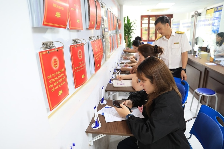 Thu nhập vãng lai không phải quyết toán thuế có thể nâng lên 15 triệu đồng