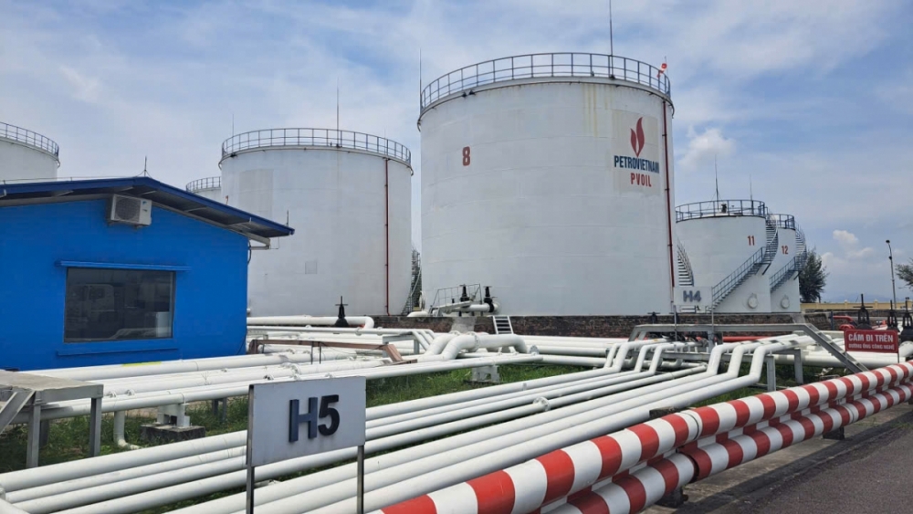 Xác định đúng đối tượng hưởng thuế nhập khẩu ưu đãi với xăng, dầu