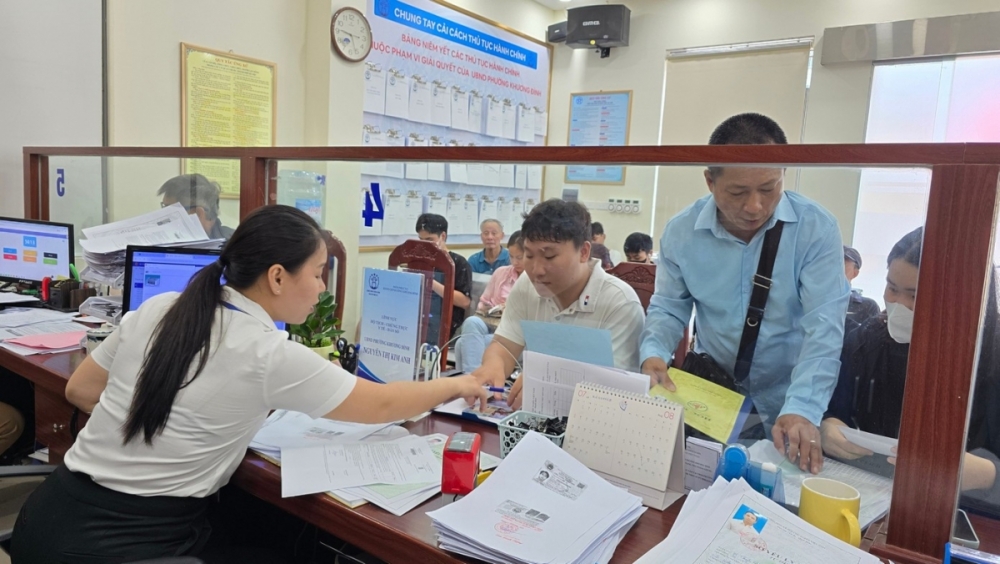 Tăng lương cơ sở - khích lệ tinh thần làm việc khu vực công