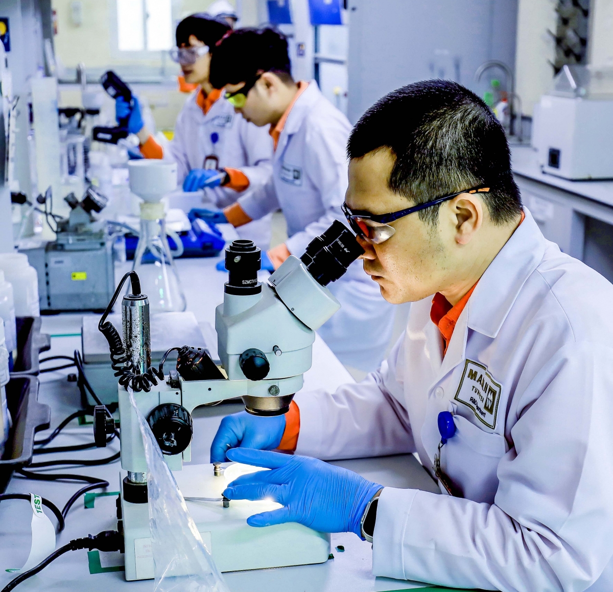 Từ nhà xuất khẩu sang người tiêu thụ: Trung Quốc đang làm thay đổi cán cân thị trường vonfram