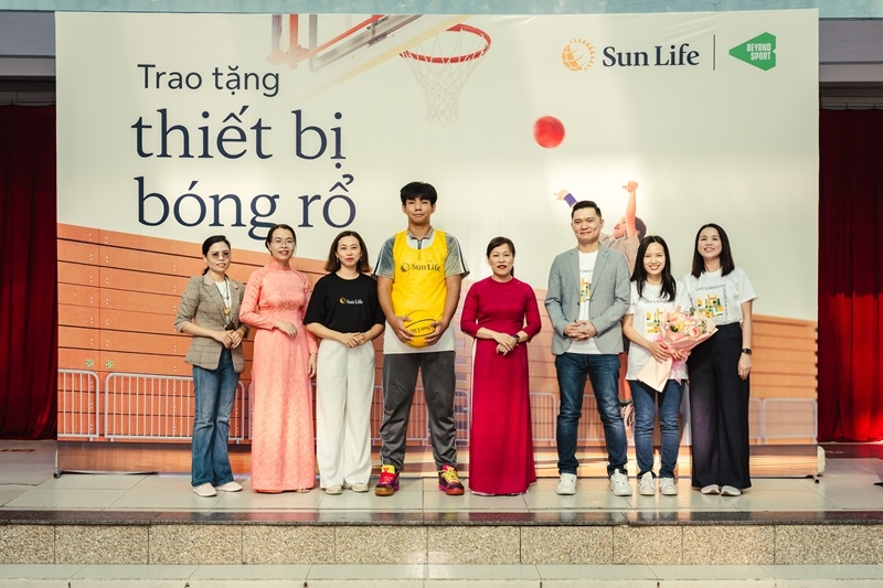 Sun Life Việt Nam tiếp tục mở rộng các hoạt động bóng rổ trong trường học
