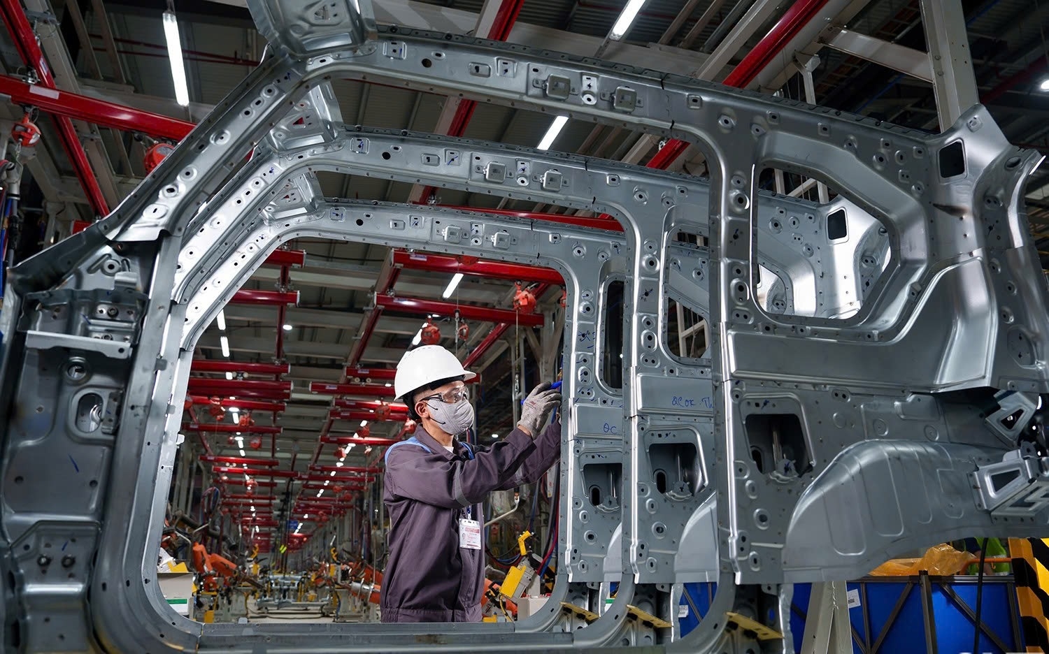 Chỉ số PMI trên đạt 51,2 điểm, ngành sản xuất Việt Nam thích ứng với bối cảnh mới