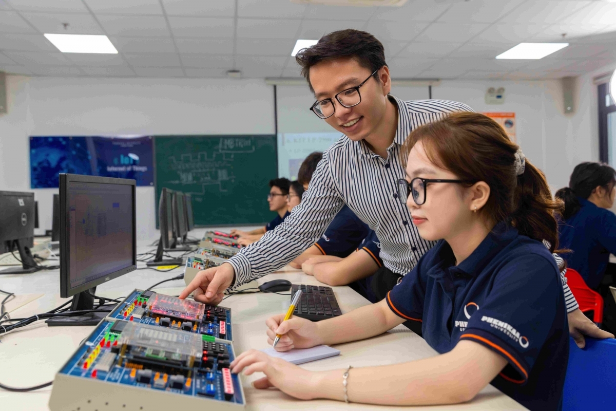 Nhân lực ngành bán dẫn Việt Nam trước yêu cầu phát triển mới