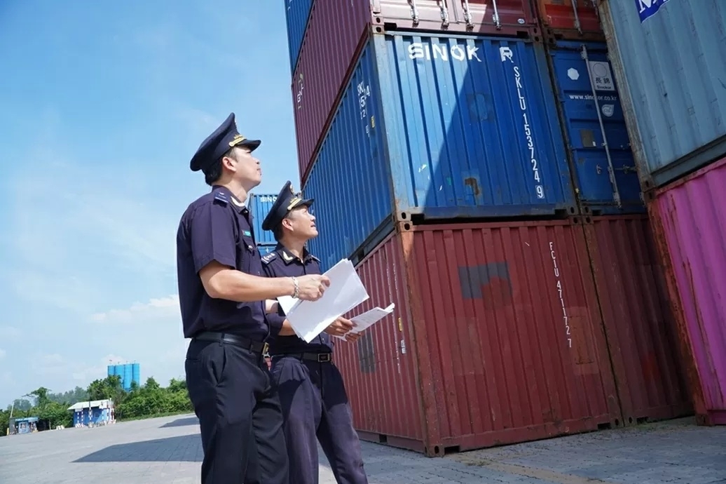 Nhập thừa hàng so với khai báo: Doanh nghiệp được khai bổ sung, không cần mở tờ khai mới