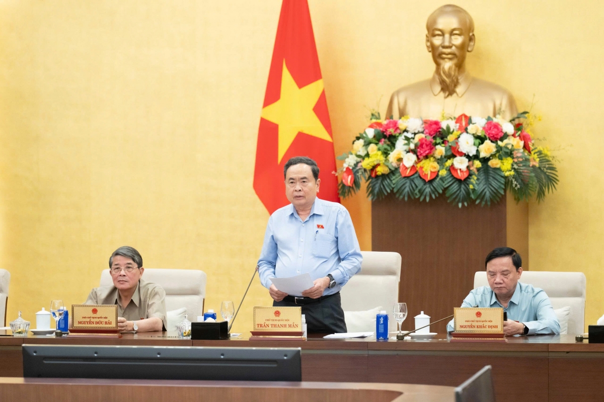 “Sẵn sàng, chủ động trong mọi tình huống” cho Kỳ họp thứ Nhất Quốc hội khóa XVI “Sẵn sàng, chủ động trong mọi tình huống” cho Kỳ họp thứ Nhất Quốc hội khóa XVI