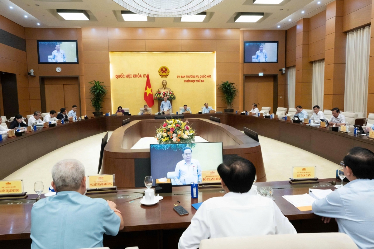 “Sẵn sàng, chủ động trong mọi tình huống” cho Kỳ họp thứ Nhất Quốc hội khóa XVI “Sẵn sàng, chủ động trong mọi tình huống” cho Kỳ họp thứ Nhất Quốc hội khóa XVI